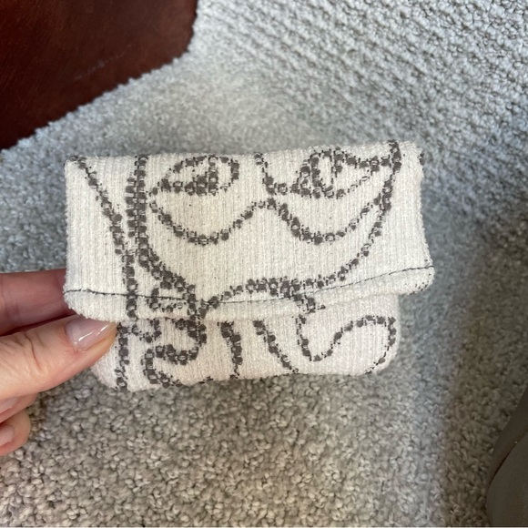 Unique “Faces” Lined 3 Pocket Coin Purse Faux Leather Tote Shopping Bag Artsy - Picture 8 of 12